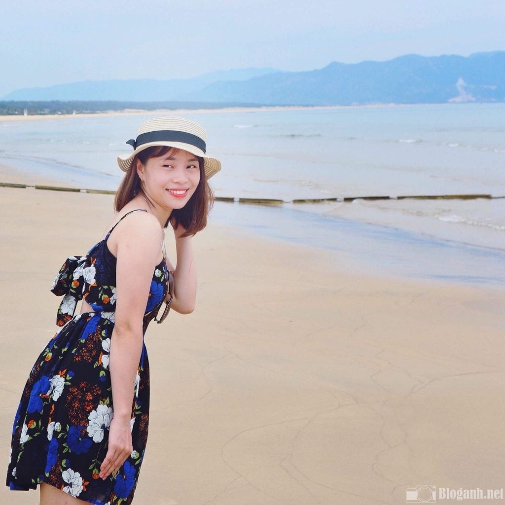Khách du lịch Hội An